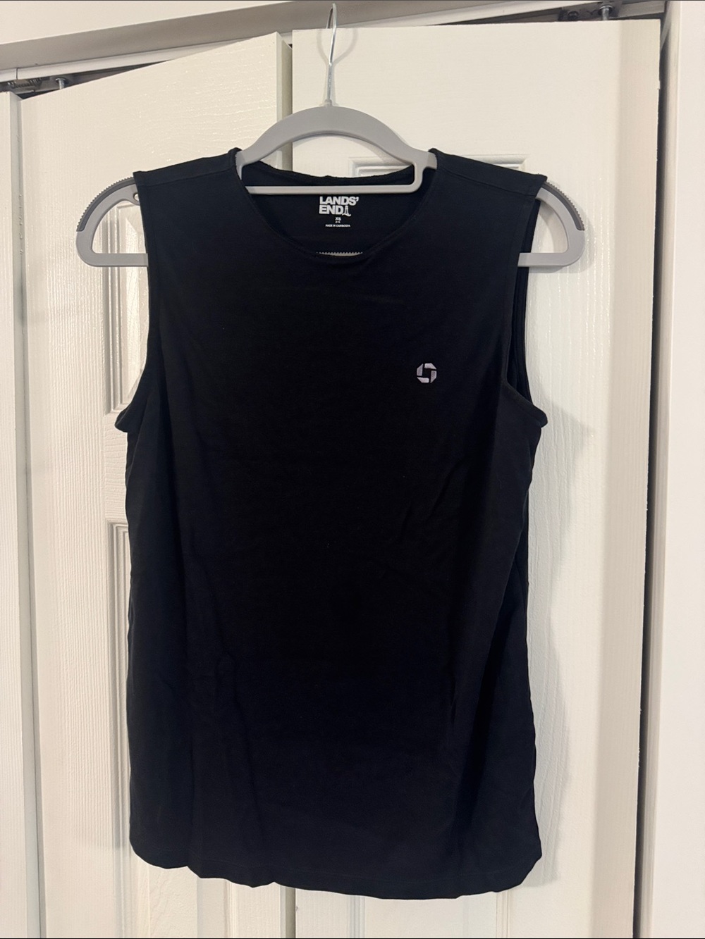 Chase Apparel Lands' End Black Sleeveless Tee